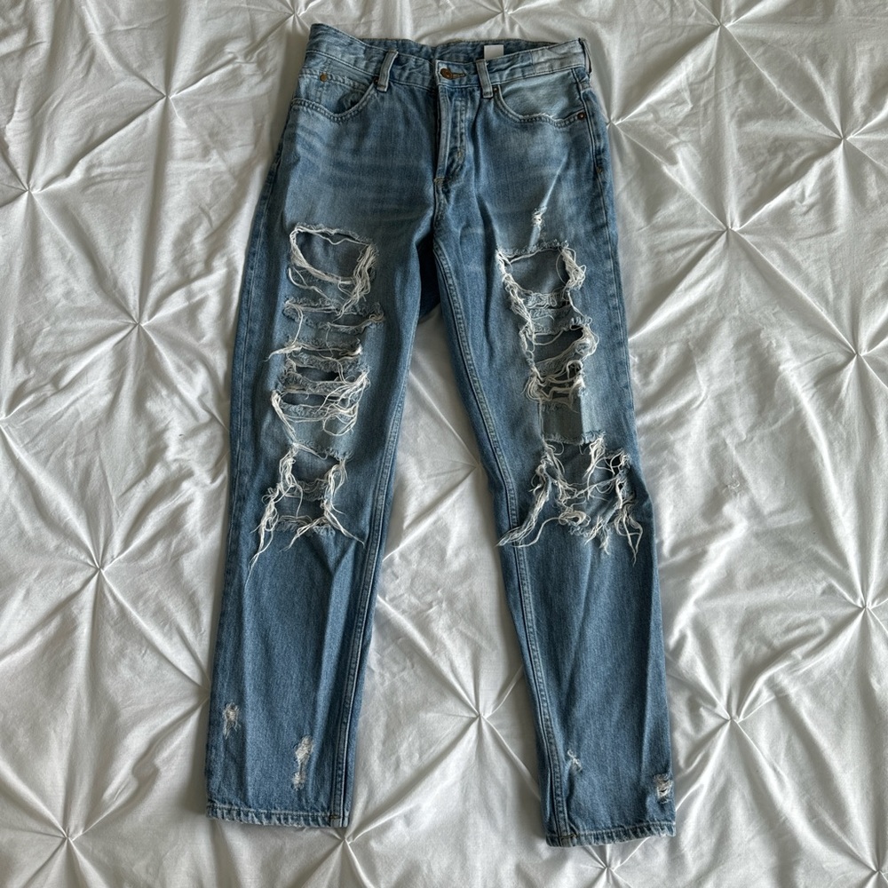 H&M baggy distressed jeans low waisted